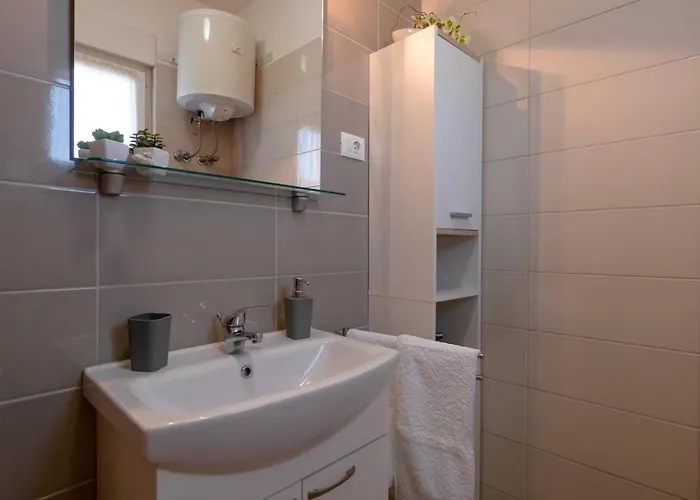 Apartment Greta & Ivona *