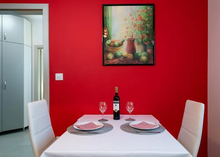 Greta & Ivona Apartment *