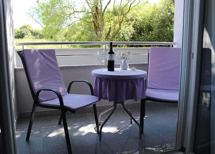 Greta & Ivona * פולה